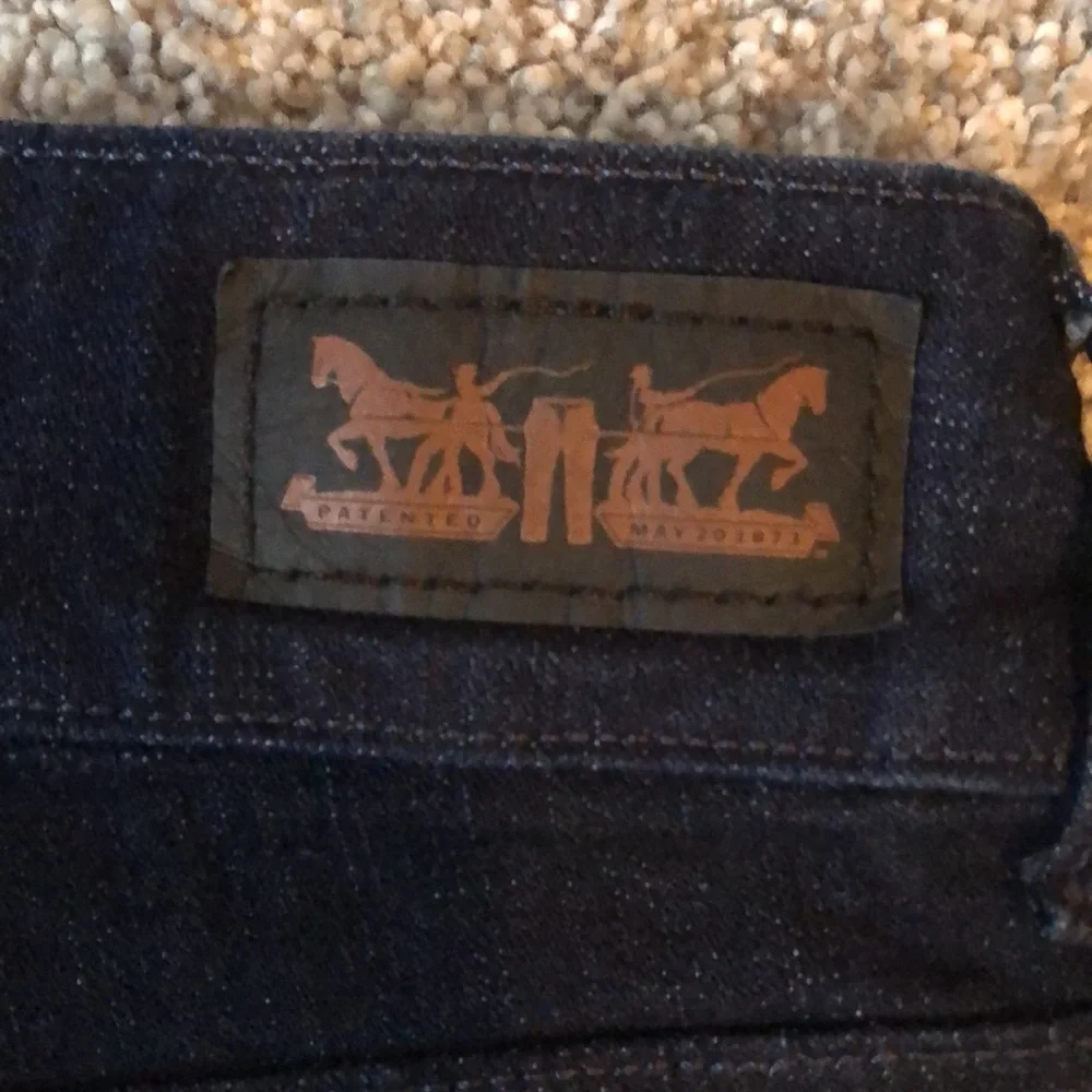 Levi’s Mid Rise Skinny Dark Blue Denim Size 6M - Picture 4 of 7